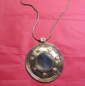 UbU Paris pendant on chain